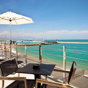 Otel Azur