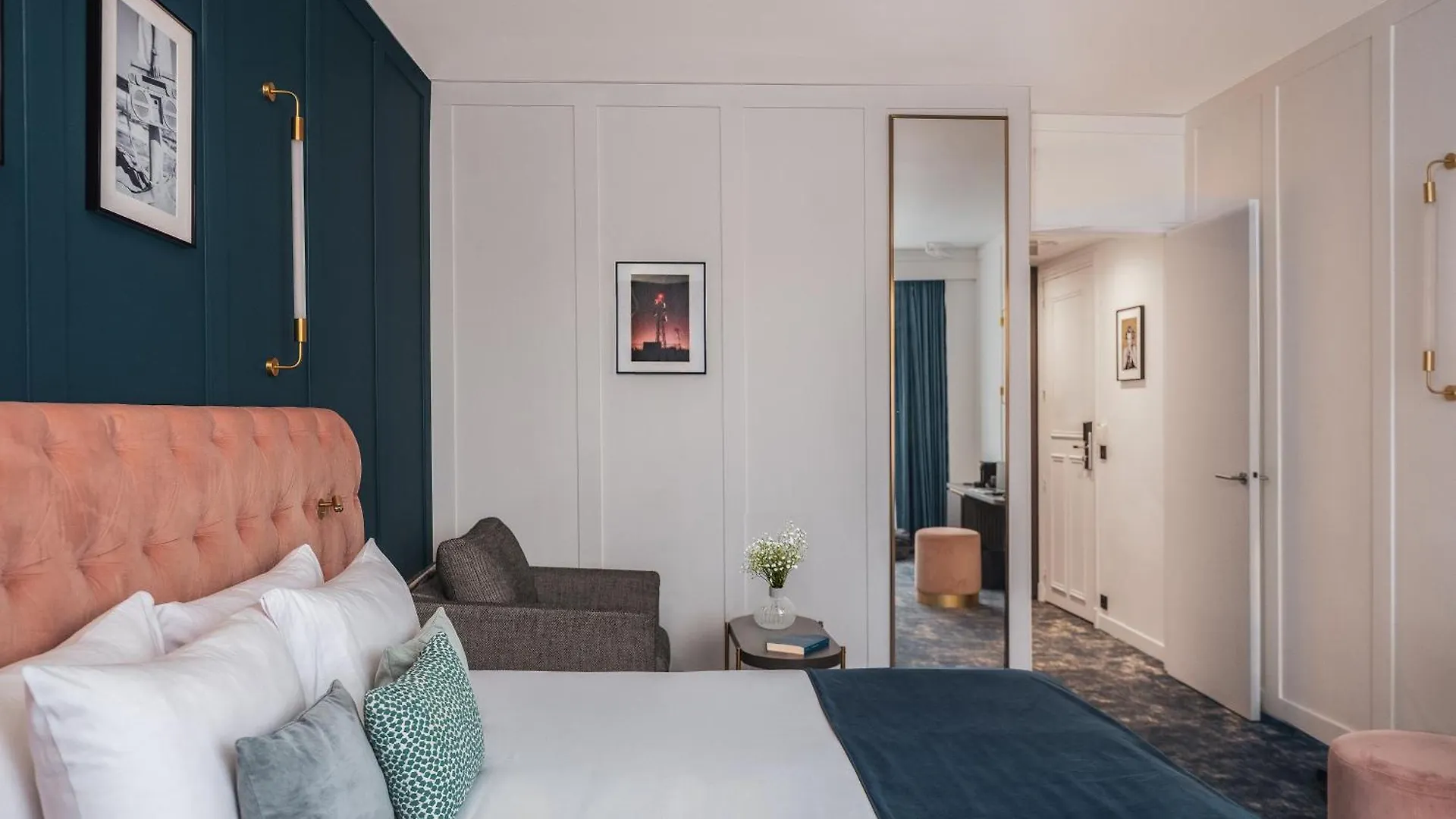 Pley Hotel Paris