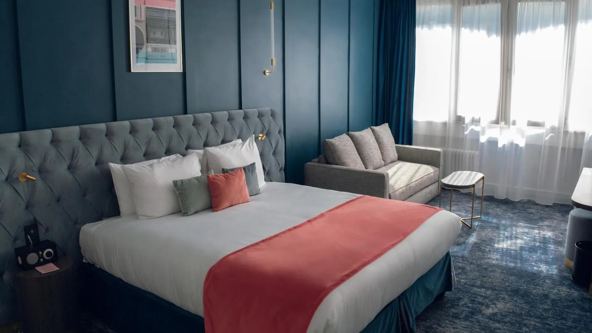 ****  Pley Hotel Paris France